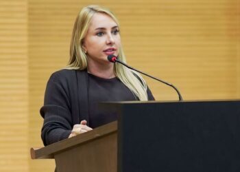 Ieda Chaves solicita a oferta de van para transporte de pacientes em São Francisco do Guaporé