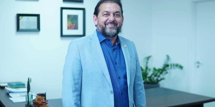 Deputado Laerte Gomes confirma empenho de mais de R$ 900 mil para atender APAE de Presidente Médici