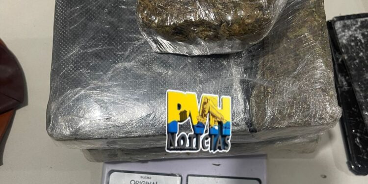 COMBATE AO CRIME: Choque do Amazonas prende traficante com 3kg de drogas no Nacional
