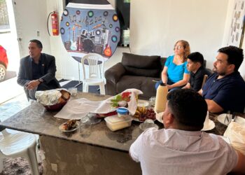 Deputado Eyder Brasil visita projeto social que atende mais de 300 crianças na zona leste de Porto Velho