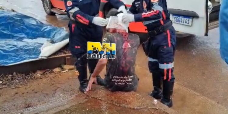 NA CABEÇA: Briga entre usuários de drogas termina em tijolada na zona leste