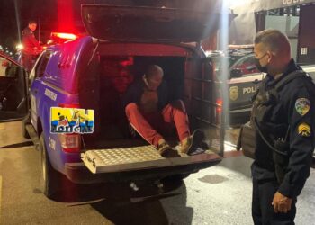 DERRAPOU: Homem é preso com moto roubada depois de sofrer acidente durante perseguição no centro