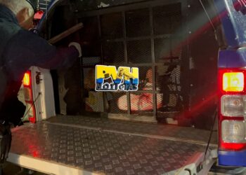 Neto é contido a pauladas pelo tio depois de ameaçar e xingar a avó de 83 anos de safada