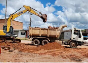Prefeitura de Porto Velho recupera máquina de escavação e reforça combate a alagamentos