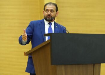 Laerte Gomes garante empenho de mais de R$ 1,5 milhão para reforma de escola de Theobroma