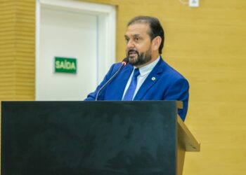 Laerte Gomes destaca andamento das obras do ginásio Piauzão em Ouro Preto do Oeste