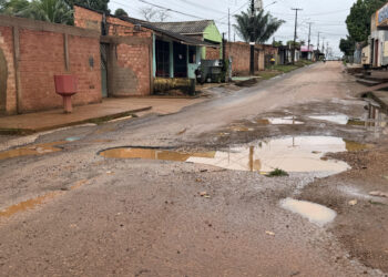 Vereador Edmilson Dourado solicita serviço de tapa-buracos na zona sul de Porto Velho