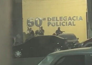 Grupo armado invade delegacia no RJ para resgatar chefe de tráfico