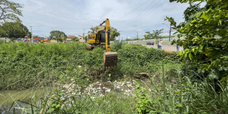Prefeitura de Porto Velho pede que a população denuncie descarte irregular de lixo e entulho
