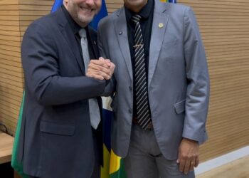 Eyder Brasil parabeniza Alex Redano pela presidência da ALE-RO