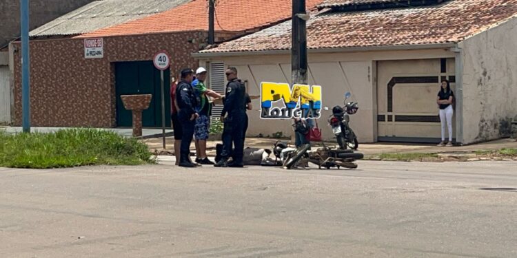 URGENTE: Motociclista fura sinal vermelho e causa grave acidente na 7 de Setembro