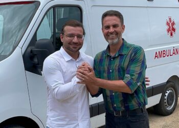 Deputado Ribeiro do Sinpol entrega ambulância em Porto Velho