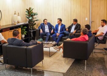 Presidente da Assembleia Legislativa recebe lideranças de Ariquemes para tratar de demandas do município