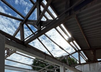 Presidente Alex Redano solicita instalação de telhado no 2º BPM em Alvorada do Oeste