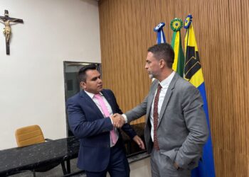 Prefeito Léo Moraes firma compromisso com vereador Edimilson Dourado em prol da zona sul