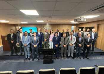 Presidente Alex Redano prestigia posse do Desembargador Gilberto Barbosa no CCOGE em Brasília