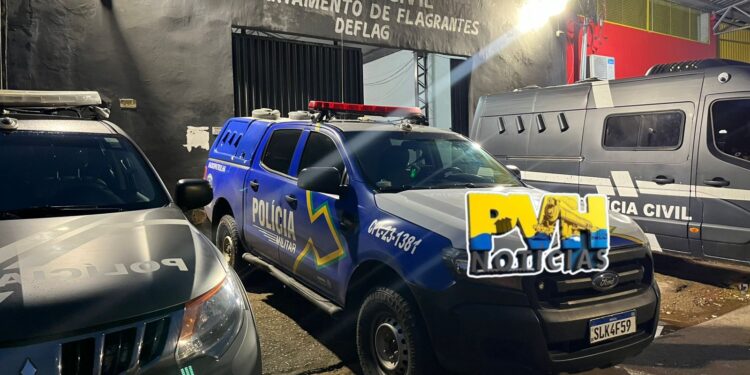 TRANSTORNADO: Policial Penal é preso depois de atirar em motos estacionadas na frente da rodoviária