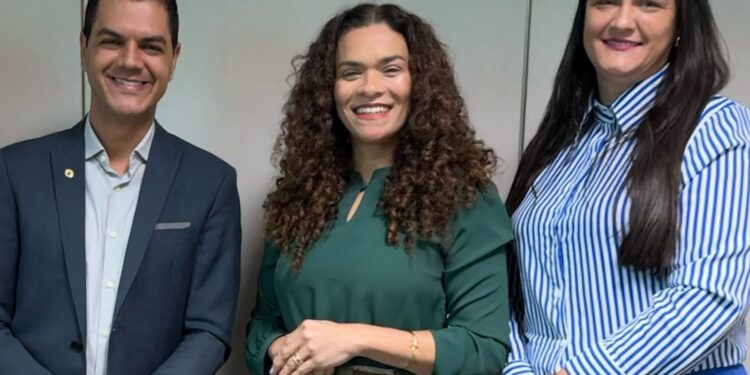 Deputado Cássio Gois e vice-prefeita de Nova Brasilândia D’Oeste se reúnem com primeira-dama de RO em busca de investimentos e parcerias