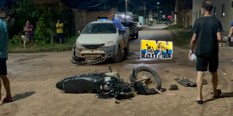 URGENTE: Carro atropela moto com casal e duas crianças na zona leste