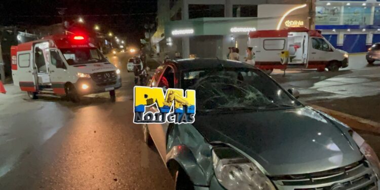 URGENTE: Ford Ka atropela casal em moto na 7 de Setembro