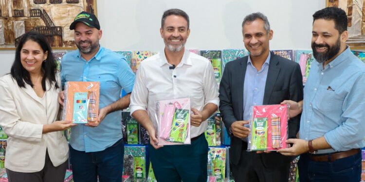 Prefeitura de Porto Velho recebe kits escolares doados pelo MPRO