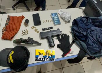 ATUALIZADA: Trio do CV é preso com armas e carro roubado após perseguição na zona leste