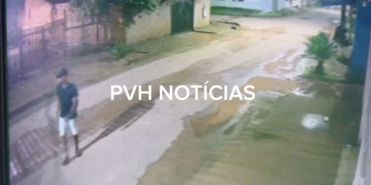 VÍDEO: Ladrão é filmado furtando câmera de segurança na zona leste