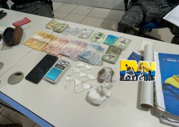 FECHA BOCA: BPChoque flagra traficante deitado na rede e apreende drogas no Areal