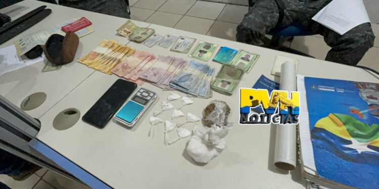 FECHA BOCA: BPChoque flagra traficante deitado na rede e apreende drogas no Areal