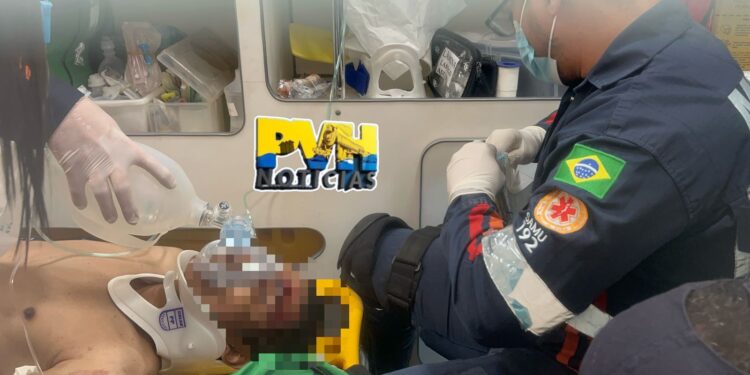 URGENTE: Suspeito de roubo é duramente espancado na frente da rodoviária em Porto Velho – Veja Vídeo