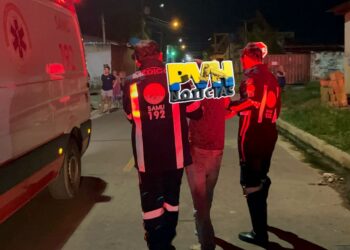 NA CABEÇA: Homem que orava muito alto é atacado com grelha de churrasqueira pela esposa