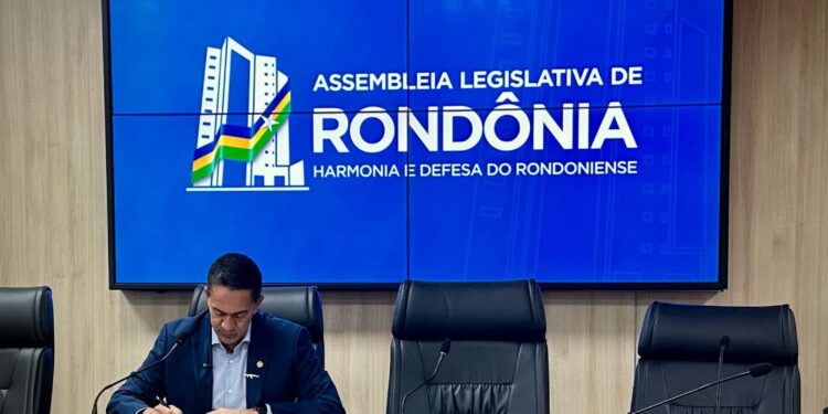 Eyder Brasil participa da abertura das comissões na Assembleia Legislativa