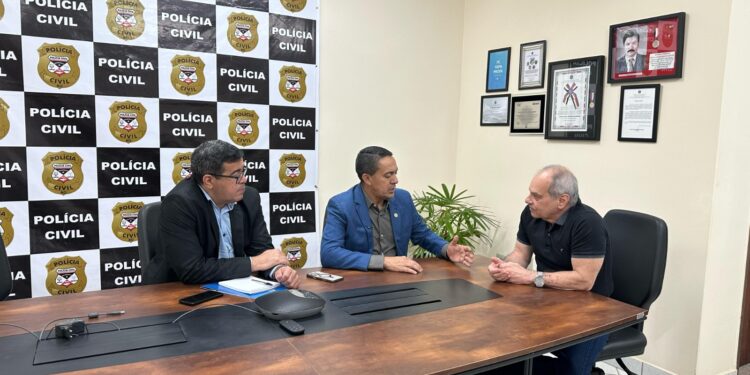 Eyder Brasil oferece apoio à Academia de Polícia Civil e formação de novos agentes em Rondônia