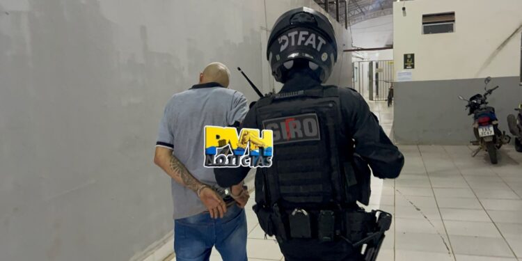 BECO DA LIMEIRA: GIRO do BPTAR prende suspeito com drogas na zona norte