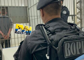 NO TELHADO: BOPE faz cerco e prende criminoso depois de assaltar moto taxista