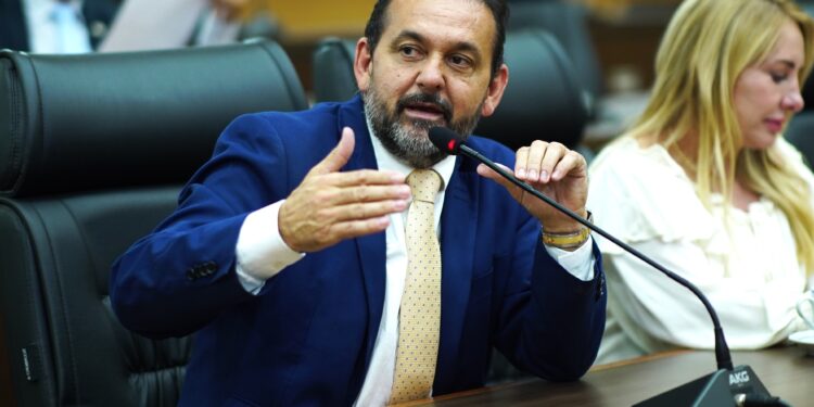 Laerte Gomes solicita ao DER recuperação de estrada que liga Mirante da Serra a Alvorada do Oeste