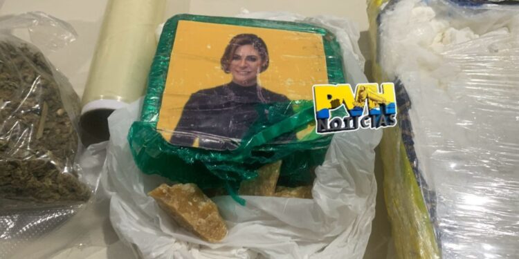 BOCA DE FUMO: BPTAR prende mulheres e apreende drogas com a foto da Michele Bolsonaro