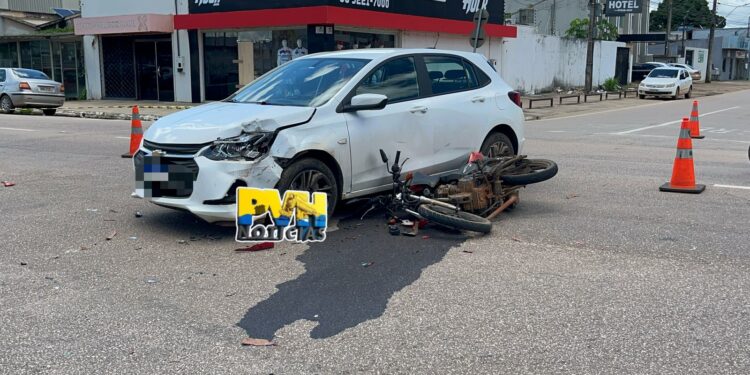 URGENTE: Motociclista sofre grave lesão no rosto em acidente no centro