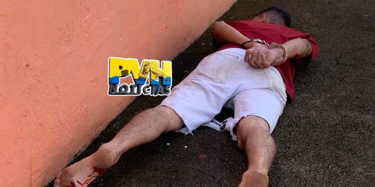 URGENTE: Criminoso é preso depois de fazer assalto e sofrer acidente de moto no centro