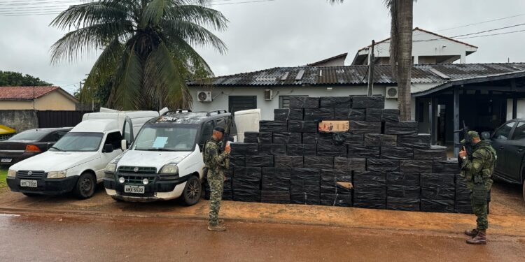 BPFron prende motoristas com 30 mil maços de cigarros contrabandeados em RO