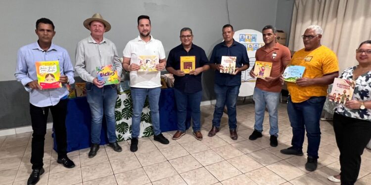 Cujubim recebe R$ 250 mil em material didático por meio de emenda parlamentar do presidente Alex Redano