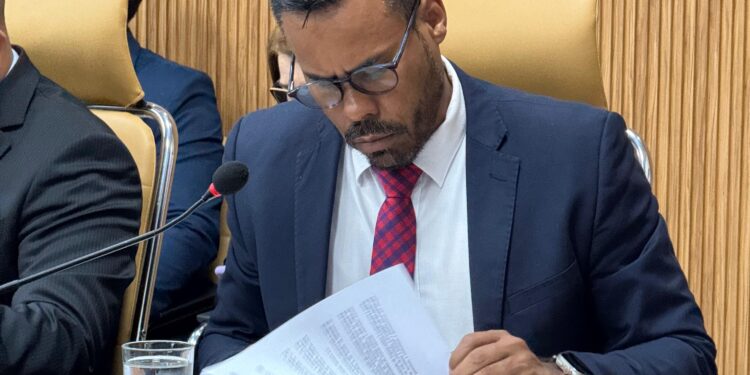 Vereador Santana vota “sim” para Lei que garante auxílio a servidores municipais