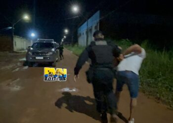 URGENTE: Mecânico é preso acusado de fazer disparos na casa da esposa grávida por ciúmes na zona leste