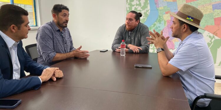 Vereador Adalto se reuniu com o secretário SEMUSB, Geovanni Marini, e os Vereadores Marcio Pacele e Adriano Gomes para planejar um grande mutirão de limpeza nos distritos