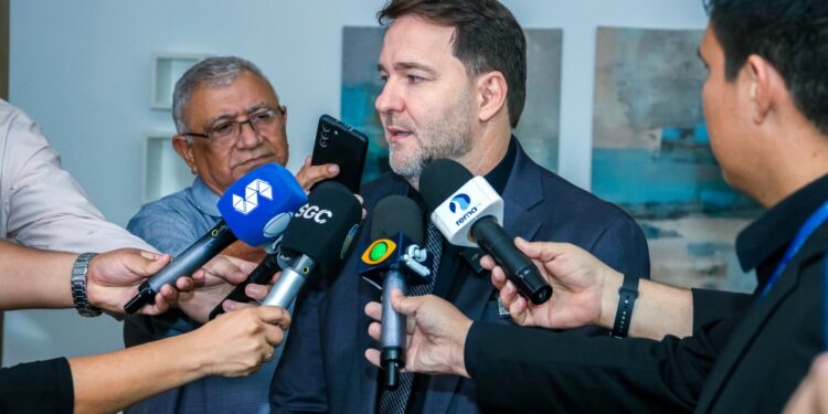 Deputado Alex Redano pede ação emergencial para vítimas das enchentes no Baixo Madeira