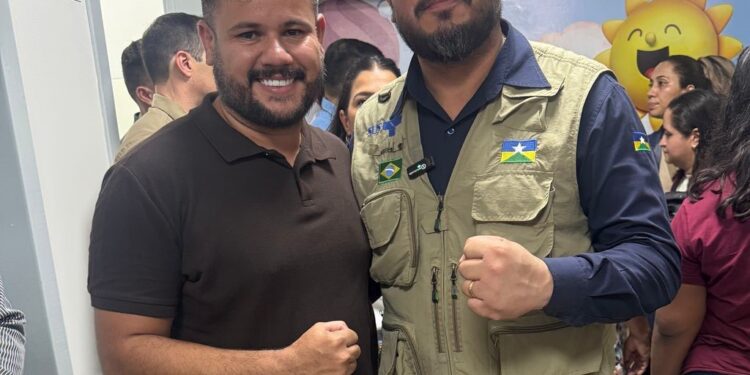 Deputado Alex Redano é representado por assessor em cerimônia de entrega do hospital de Guajará-Mirim