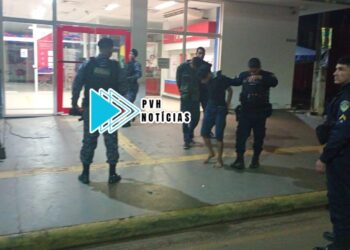 AÇÃO RÁPIDA: PM recebe denúncia e flagra dupla tentando furtar agência do Bradesco na zona leste