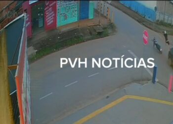 VÍDEO: Motociclista fura preferencial e sofre grave acidente na zona leste