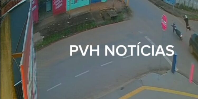 VÍDEO: Motociclista fura preferencial e sofre grave acidente na zona leste