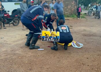 INCONSCIENTE: Motociclista fica em estado grave em acidente com Frontier na Mamoré